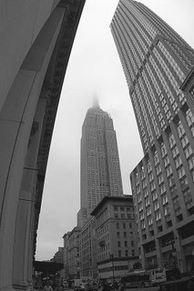Vue noir et blanc de l'Empire State building