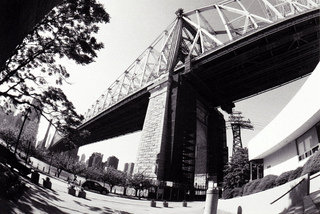 queensborough bridge, nyc, noir et blanc